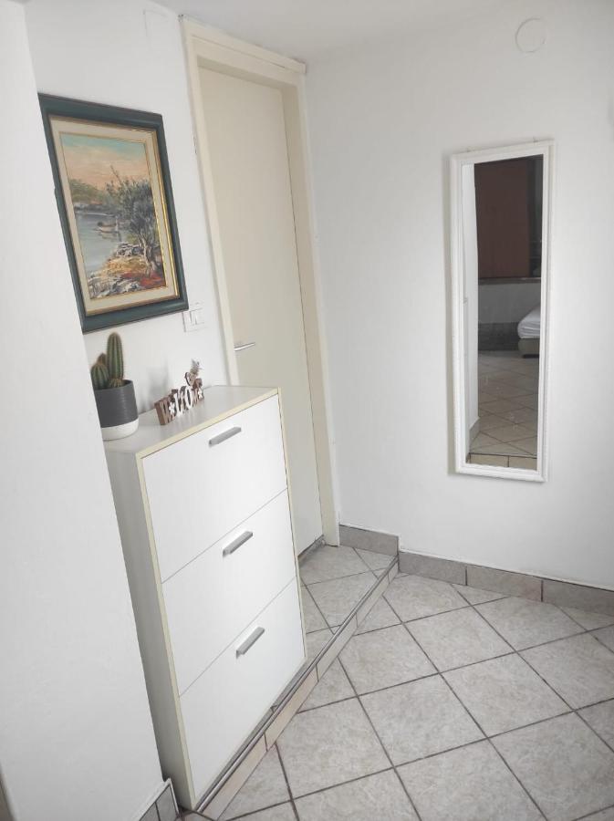 Studio Apartment Petrov 시베니크 외부 사진