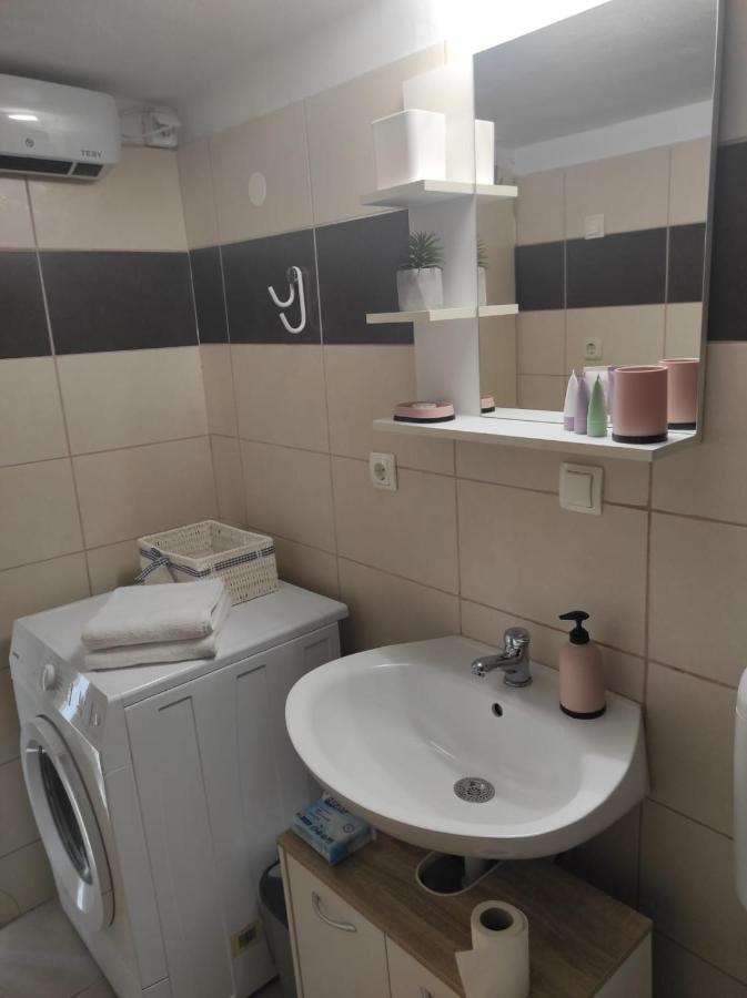 Studio Apartment Petrov 시베니크 외부 사진