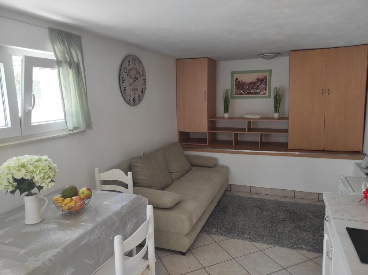 Studio Apartment Petrov 시베니크 외부 사진