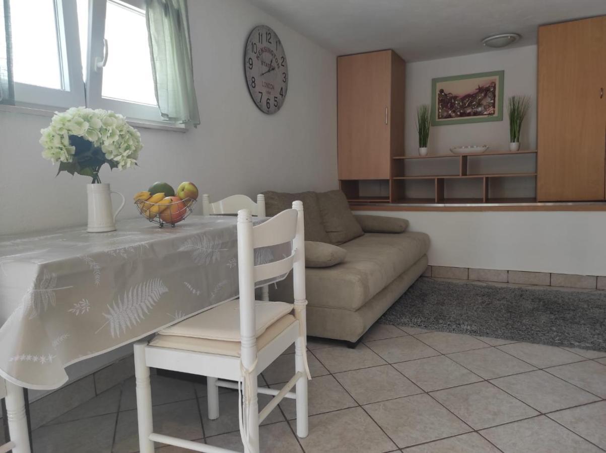 Studio Apartment Petrov 시베니크 외부 사진